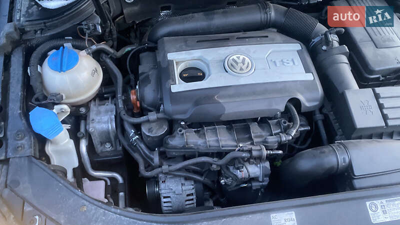 Універсал Volkswagen Passat 2011 в Мукачевому