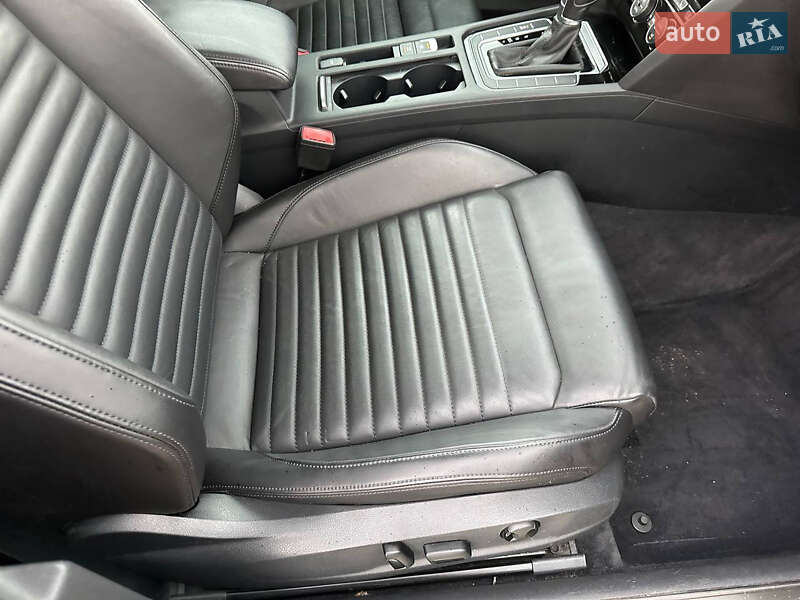 Универсал Volkswagen Passat 2017 в Сваляве