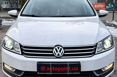 Універсал Volkswagen Passat 2012 в Сумах