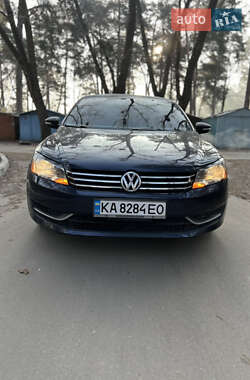 Седан Volkswagen Passat 2012 в Киеве