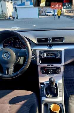 Універсал Volkswagen Passat 2014 в Миколаєві