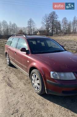 Универсал Volkswagen Passat 1998 в Маневичах