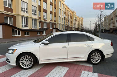 Седан Volkswagen Passat 2015 в Киеве