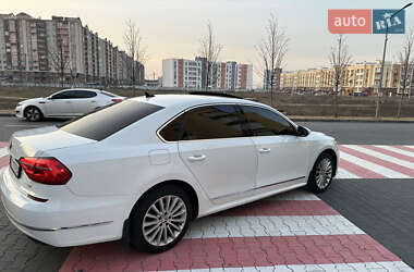 Седан Volkswagen Passat 2015 в Киеве