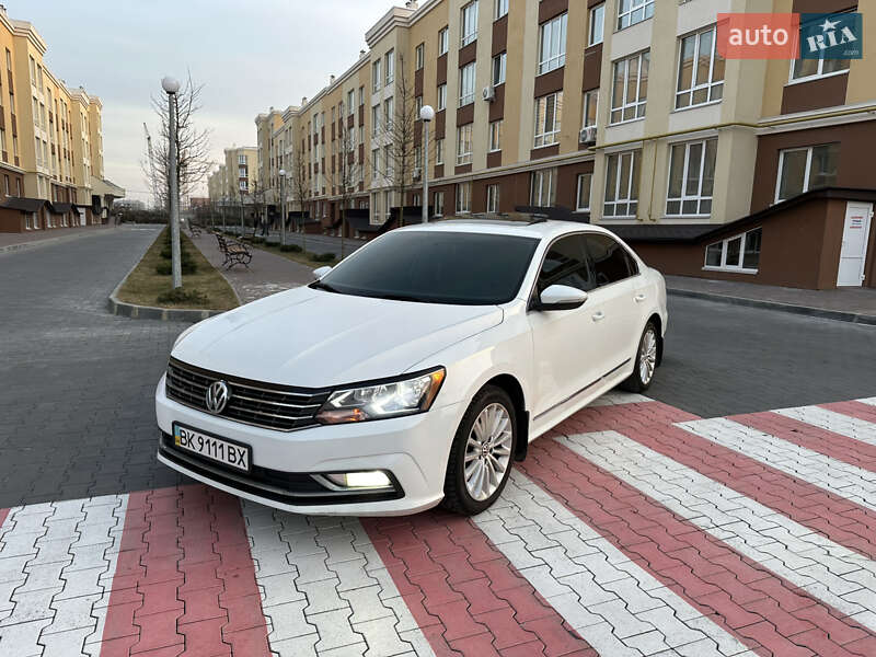 Седан Volkswagen Passat 2015 в Киеве