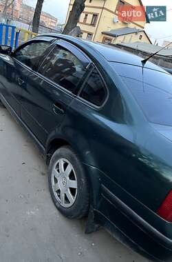 Седан Volkswagen Passat 1997 в 
