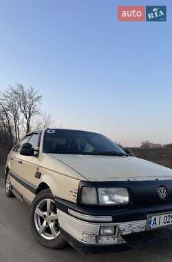 Седан Volkswagen Passat 1991 в Гайсине