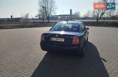 Седан Volkswagen Passat 2003 в Старій Вижівці