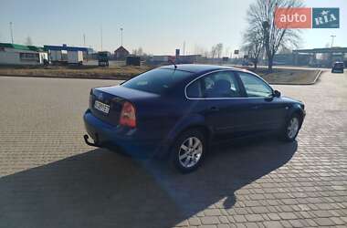 Седан Volkswagen Passat 2003 в Старій Вижівці