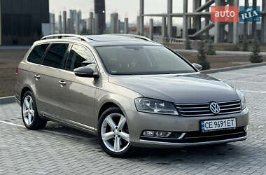 Універсал Volkswagen Passat 2012 в Чернівцях