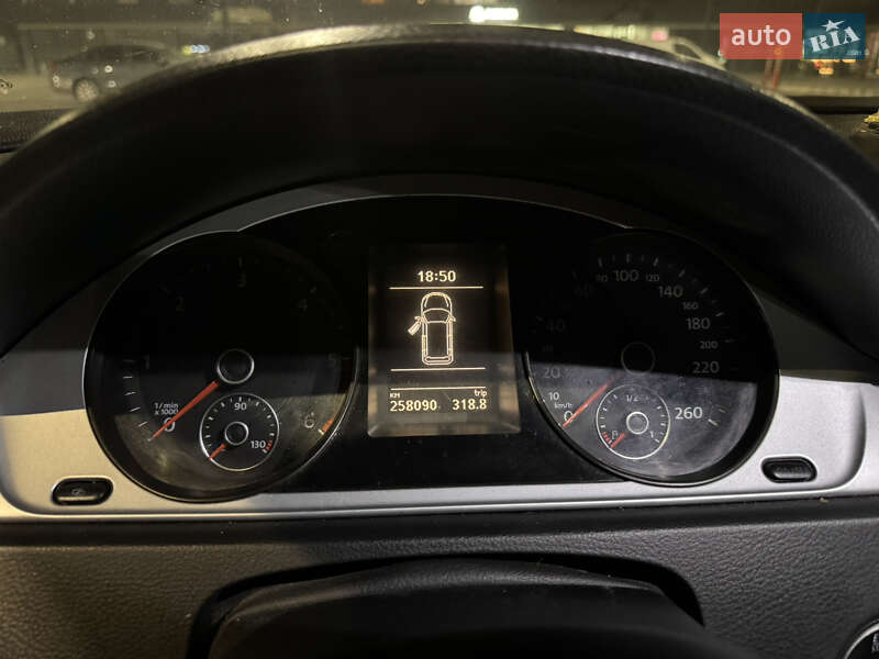 Универсал Volkswagen Passat 2011 в Ужгороде