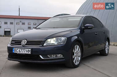 Седан Volkswagen Passat 2012 в Винниках