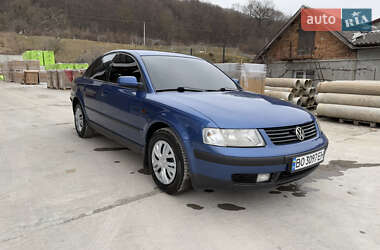 Седан Volkswagen Passat 1997 в Теребовлі