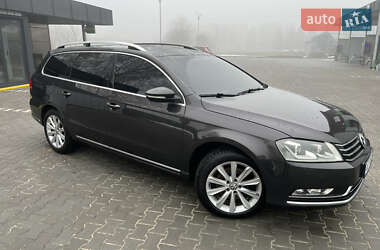 Универсал Volkswagen Passat 2011 в 