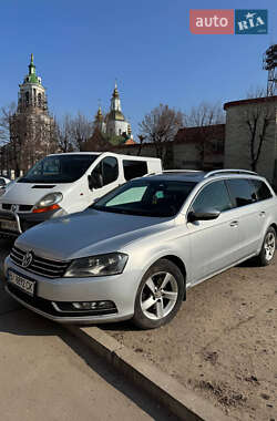 Універсал Volkswagen Passat 2012 в Охтирці