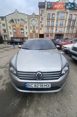 Седан Volkswagen Passat 2012 в Львове