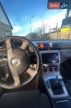 Седан Volkswagen Passat 2005 в Бучачі