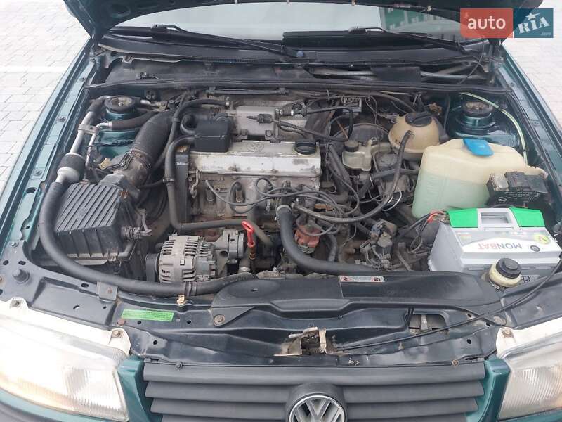 Седан Volkswagen Passat 1996 в Львові