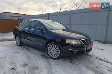 Седан Volkswagen Passat 2009 в Луцке