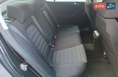 Седан Volkswagen Passat 2009 в Луцке