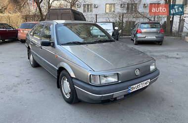 Седан Volkswagen Passat 1992 в Одесі