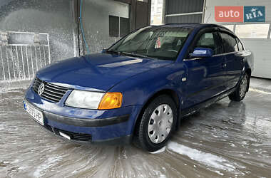 Седан Volkswagen Passat 1997 в Червонограді