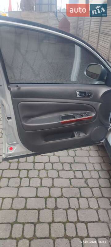 Седан Volkswagen Passat 2005 в Львове