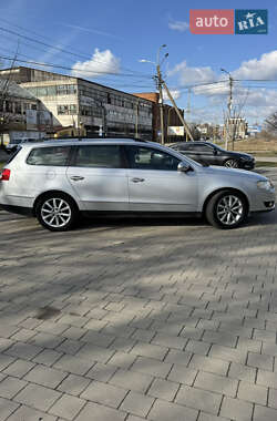 Універсал Volkswagen Passat 2009 в Ужгороді