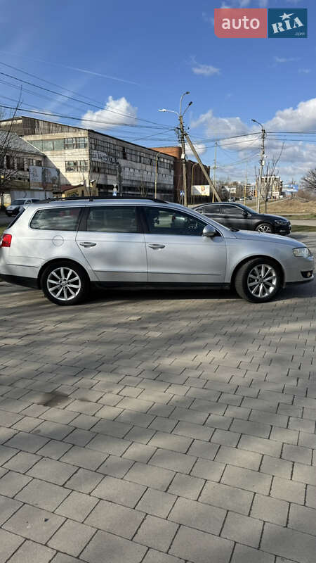 Універсал Volkswagen Passat 2009 в Ужгороді