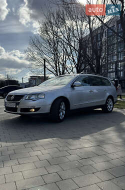 Універсал Volkswagen Passat 2009 в Ужгороді