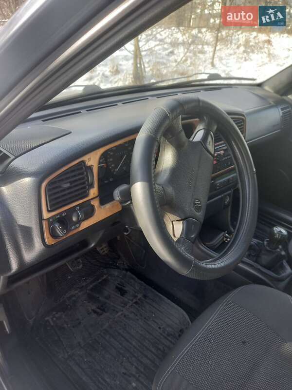 Універсал Volkswagen Passat 1995 в Коростені