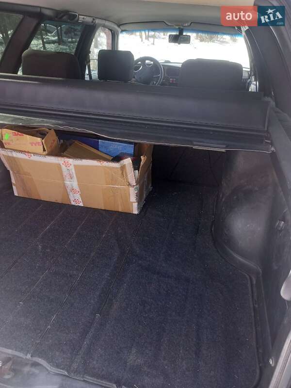 Універсал Volkswagen Passat 1995 в Коростені