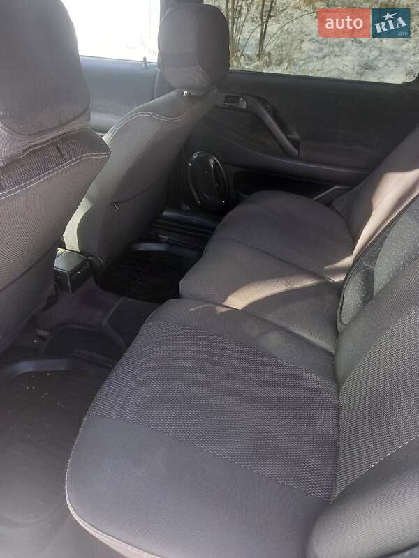 Універсал Volkswagen Passat 1995 в Коростені