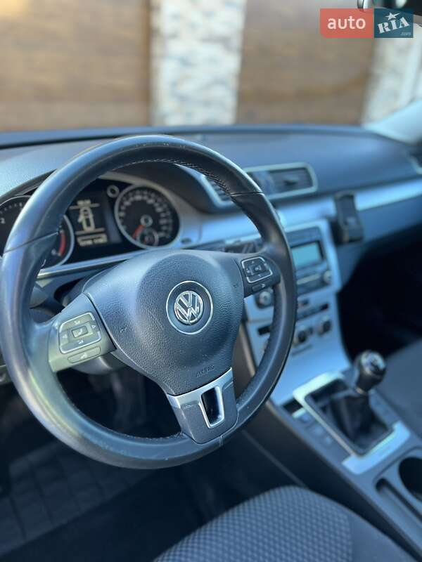 Універсал Volkswagen Passat 2014 в Виноградові