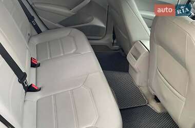 Седан Volkswagen Passat 2015 в Черновцах