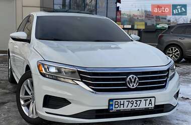 Седан Volkswagen Passat 2020 в Днепре