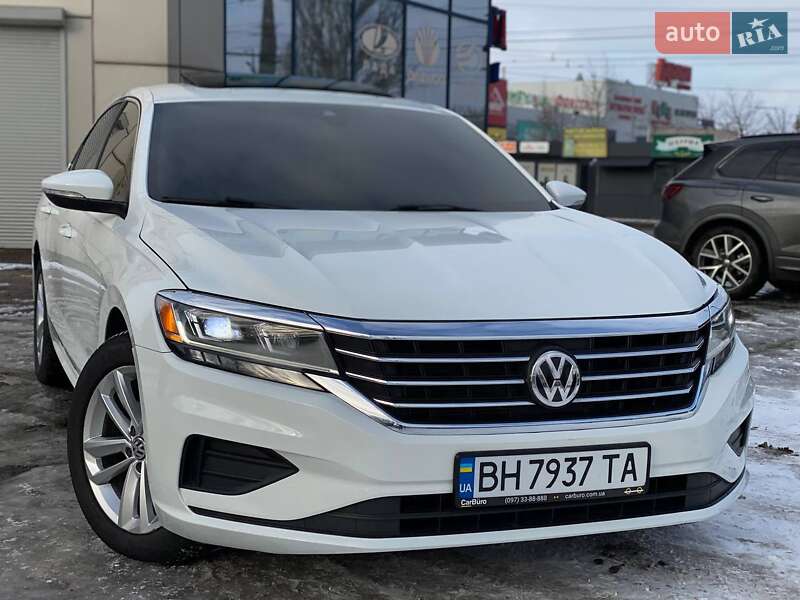 Седан Volkswagen Passat 2020 в Днепре