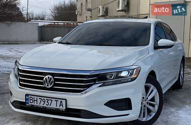 Седан Volkswagen Passat 2020 в Днепре