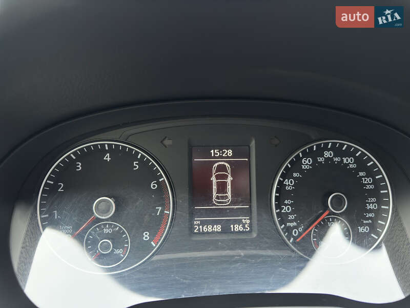 Седан Volkswagen Passat 2012 в Ивано-Франковске