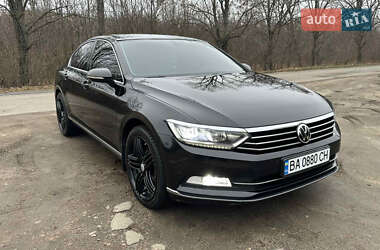 Седан Volkswagen Passat 2015 в Компанеевке