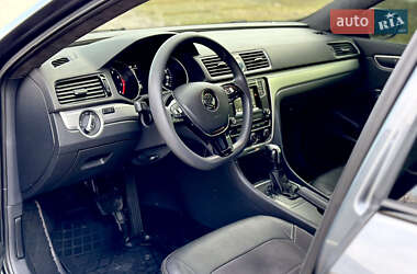 Седан Volkswagen Passat 2015 в 