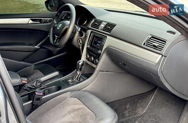 Седан Volkswagen Passat 2015 в 