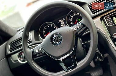Седан Volkswagen Passat 2015 в 