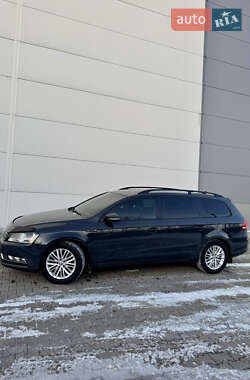 Універсал Volkswagen Passat 2012 в Києві