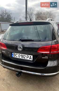 Універсал Volkswagen Passat 2013 в Львові