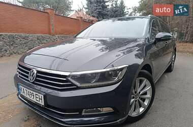 Универсал Volkswagen Passat 2017 в Киеве