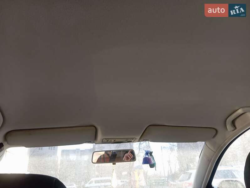 Універсал Volkswagen Passat 2000 в Львові