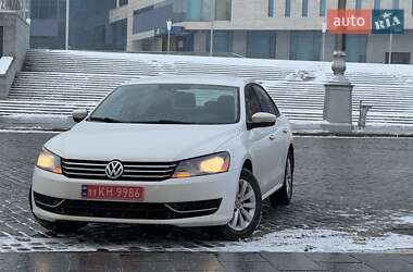 Седан Volkswagen Passat 2013 в Харькове