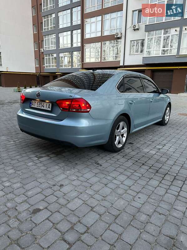 Седан Volkswagen Passat 2012 в Ивано-Франковске