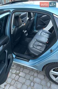 Седан Volkswagen Passat 2012 в 